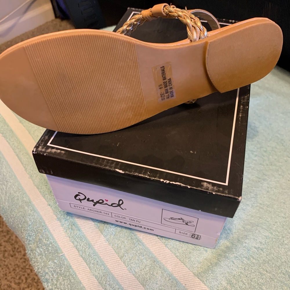 Shoe - Picture 3 of 3